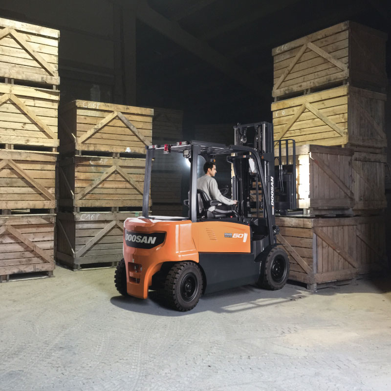 Electric Forklift Trucks - Electric Forklift (4 to 5 ton)